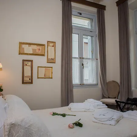 Kyria Boutique House Apartahotel 3*