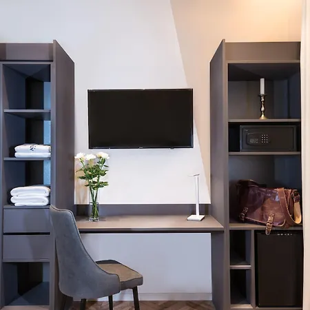 Hotel One Smart 4*