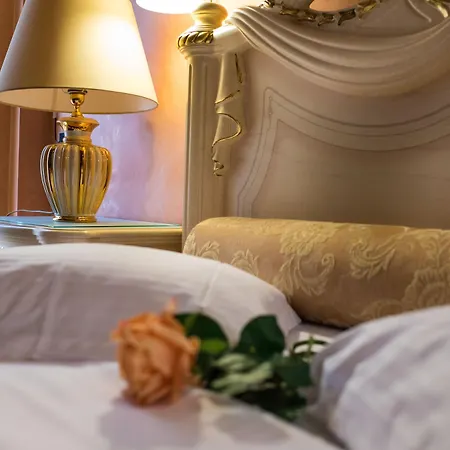 Anastazia Luxury & Atenas