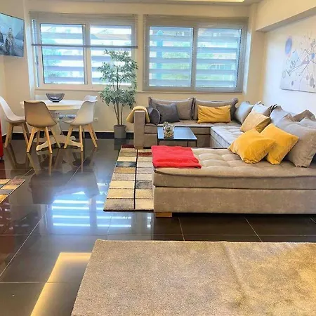Apartment New Amazinglarge Luxury 4br Suite/1min Toacropolis Athens