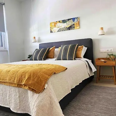 New Amazinglarge Luxury 4br Suite/1min Toacropolis Athens