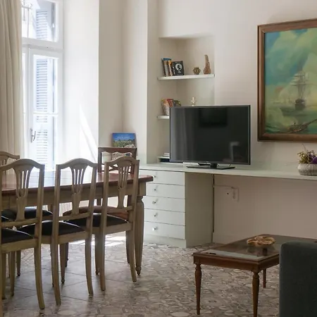 Afrodite's Mansion In Plaka By Jj Hospitality * Athens