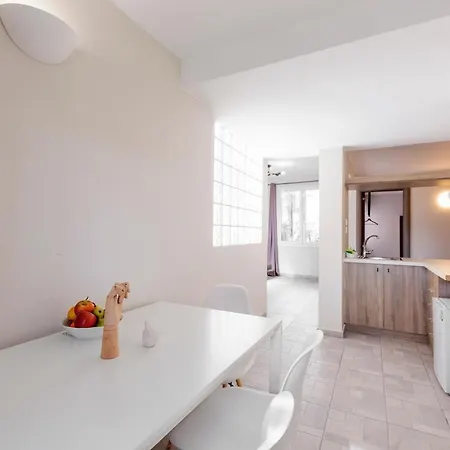 Psirri Place Economy Centrally Located *