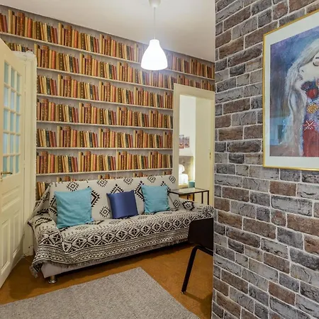 Charming In The Heart Of Plaka