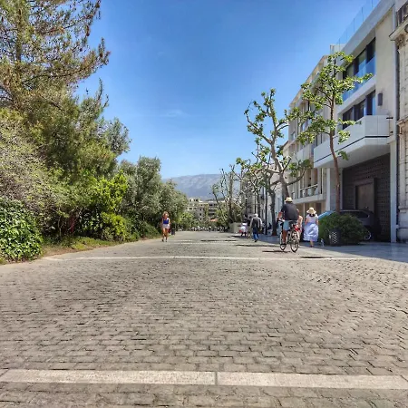 Under The Rock Of Acropolis By Yha Apartment *
