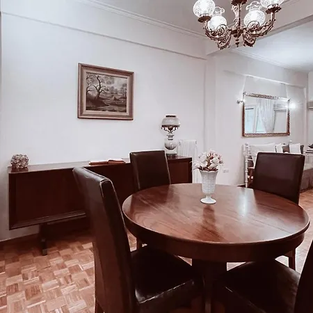 Vintage 2-bedroom Apt In The Heart Of The Apartment Athens