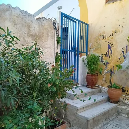 Apartamento Under The Acropolis, Tiny Room, Big Terrace *