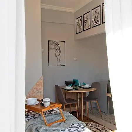 Athenian Sun-kissed Penthouse With Huge Balcony! * Athens