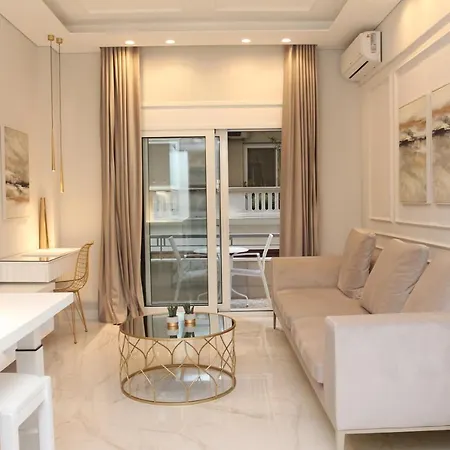 Adri & Marg Luxury Living *
