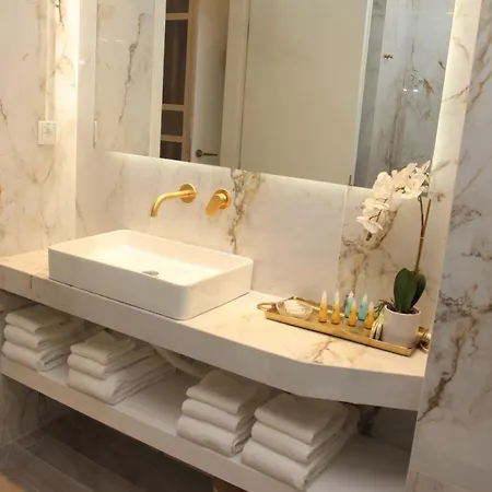 Adri & Marg Luxury Living * Athens