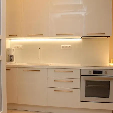 Adri & Marg Luxury Living *