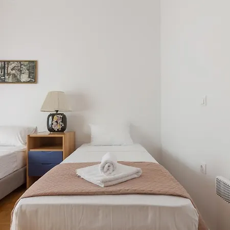 2bedroom In Pagkrati Διαμέρισμα *