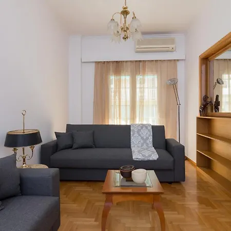 Appartamento 2bedroom In Pagkrati Atene