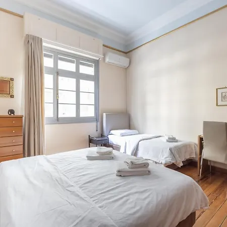 Ideal 4 Bdr In Plaka For 10! *