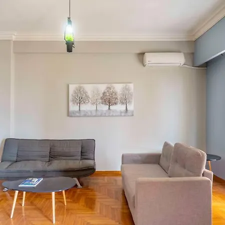 Spacious 2 Bedroom And 1.5bath At Plaka * Athens