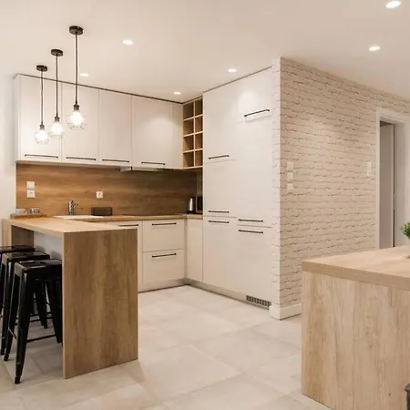 Chic - Strolling To The Athenian Streets Apartment