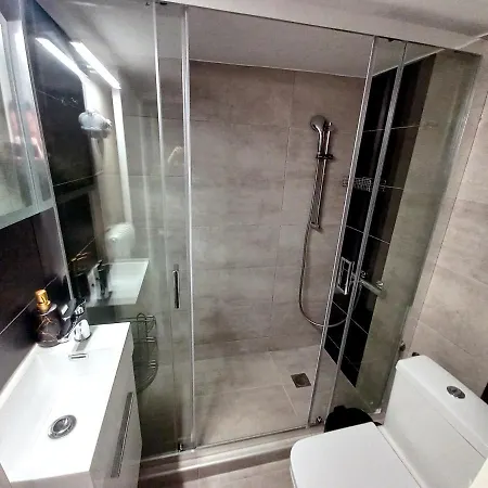Pnika 3 * Athens