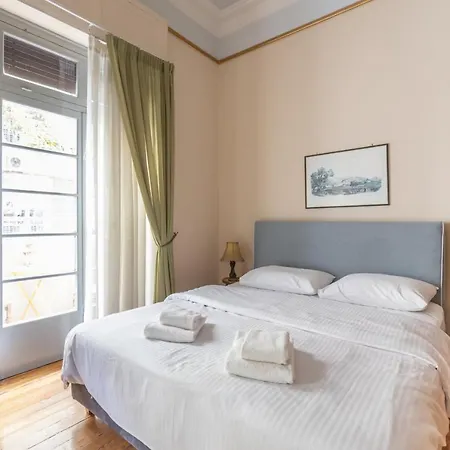 Ideal 4 Bdr In Plaka For 10! *