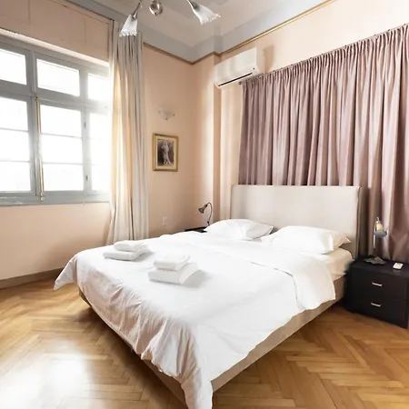 Ideal 4 Bdr In Plaka For 10! Appartement *