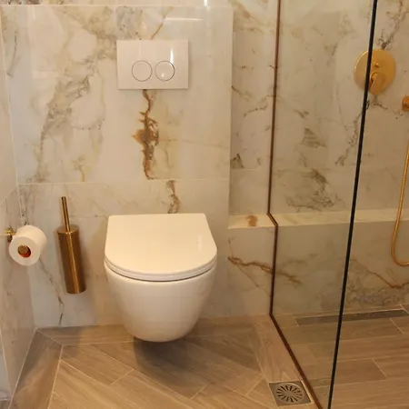 Adri & Marg Luxury Living Apartment