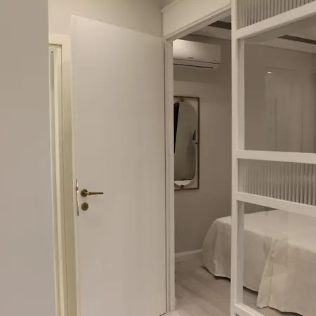 Adri & Marg Luxury Living *
