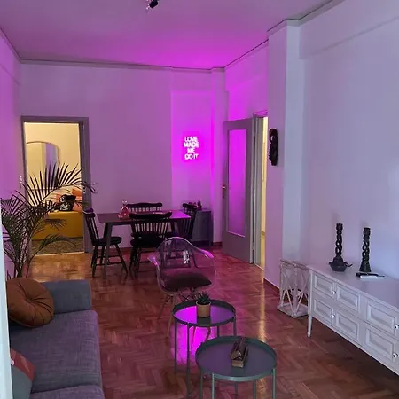 Comfortable 2-bedroom Near City Center 100m From Metro Apartment Athens