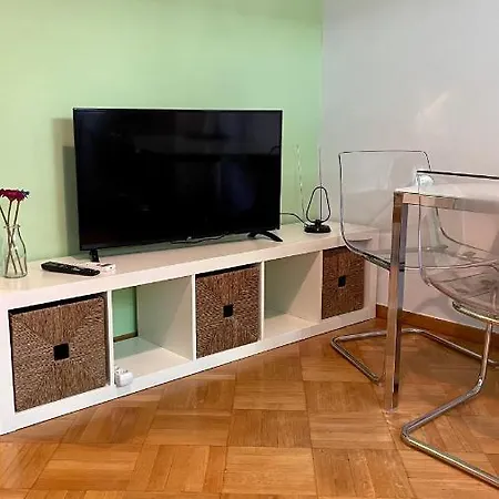 70m2 4 Mins From Central Station! Apartment