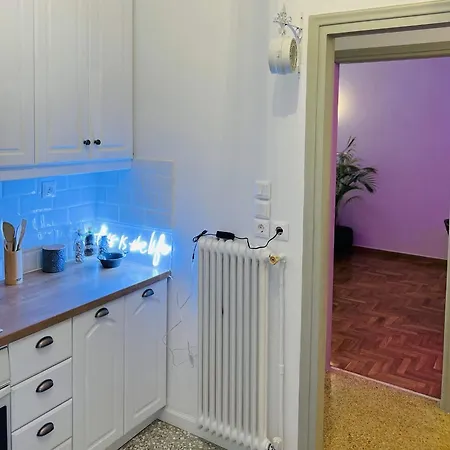 Comfortable 2-bedroom Near City Center 100m From Metro Apartment *