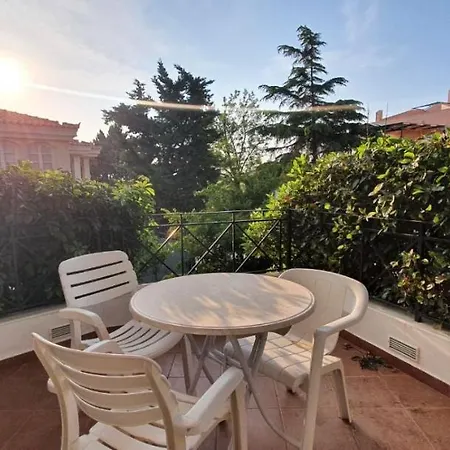 Athenian Luxury In Glyfada Apartment