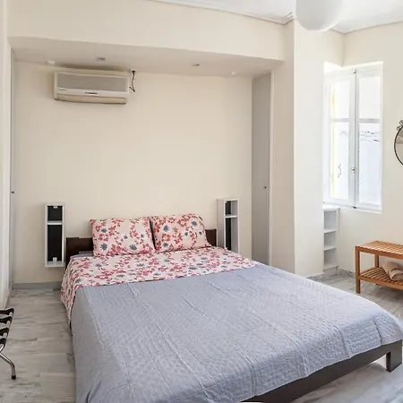 Sunny On The 2nd Floor In Bohemian Psiri In Athens' Historic Center-in Vivo Apartment