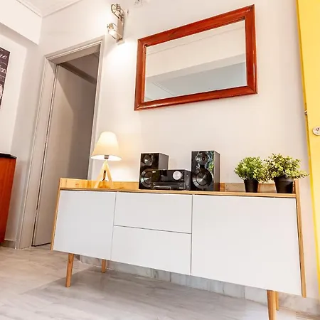 Sunny On The 2nd Floor In Bohemian Psiri In Athens' Historic Center-in Vivo Apartment