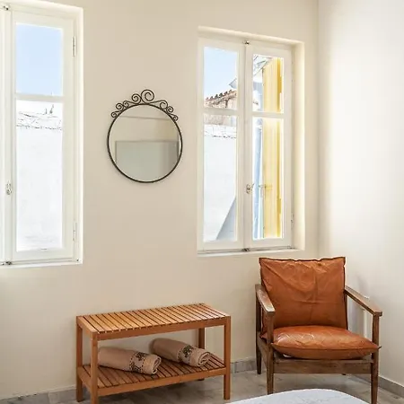 Apartment Sunny On The 2nd Floor In Bohemian Psiri In Athens' Historic Center-in Vivo