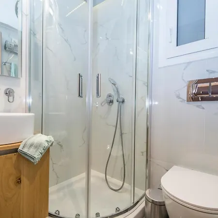 Lovely 1' From Attiki Metro Station Apartment Athens