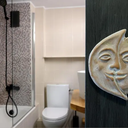 Relaxed Art Deco Maisonette Pagrati Athens