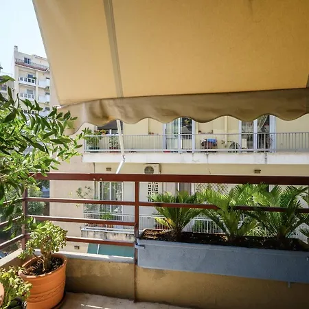 Relaxed Art Deco Maisonette Pagrati