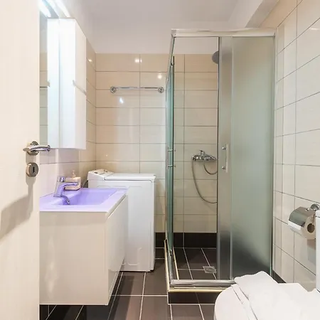 Apartment An Impressive 2 Bdr In Glyfada *
