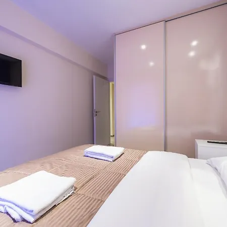 An Impressive 2 Bdr In Glyfada Apartment