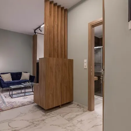 Cozy - 8' To Panormou Metro Station Apartment