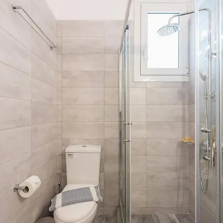Casa Pamisou Near Attiki Metro Station