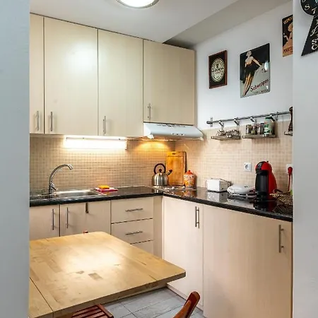 Great 35 Sq M On 1st Floor In Bohemian Psyri In Athens' Historic Center-in Vivo Apartment *