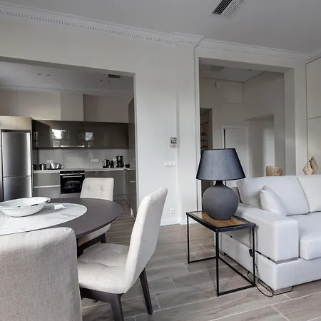Apartment Plaka's Privileged