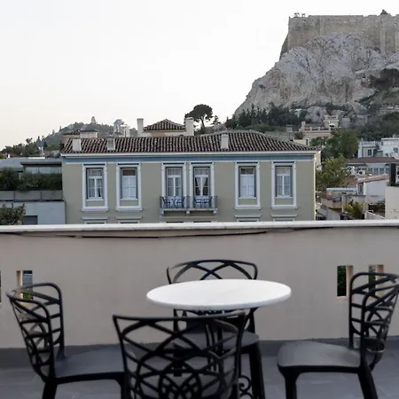 Plaka's Privileged Apartment *