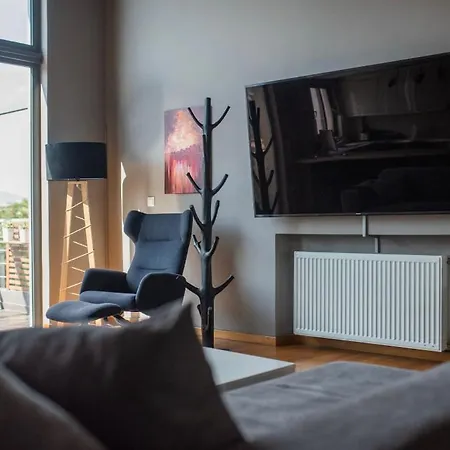 Minimal Brand New Loft Next To Subway Appartement