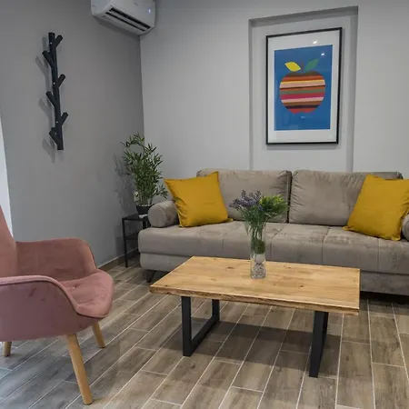 Raise Averof Serviced Apartment *