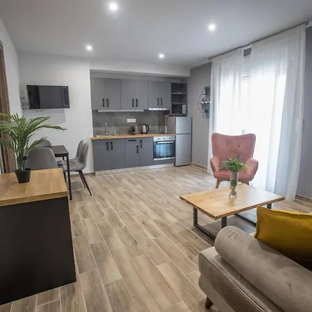Raise Averof Serviced Apartment *