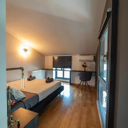 Minimal Brand New Loft Next To Subway *