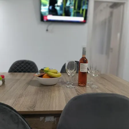 City Aurora Apartamento Atenas