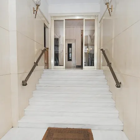Kolonaki, Karneadou Apartment