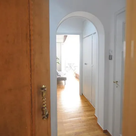 Kolonaki, Karneadou Apartment