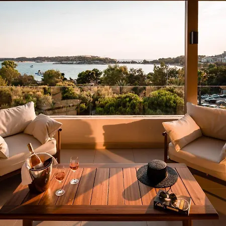 Somewhere Vouliagmeni Hotel 5*